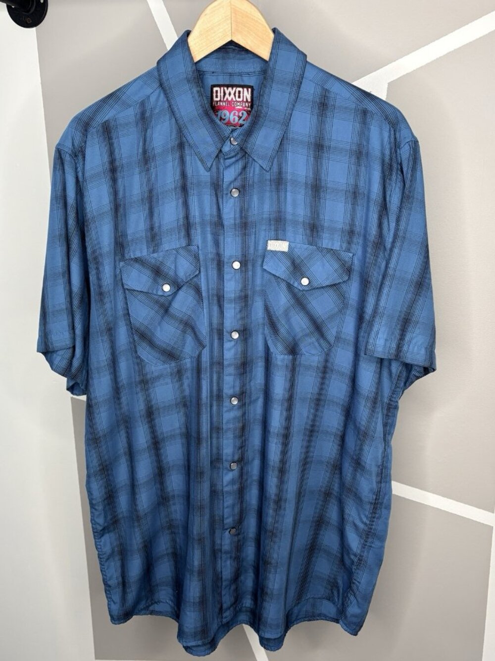 Dixxon 1962 Pearl Full Snap Short Sleeve Men’s XL Blue Plaid Bamboo Blend